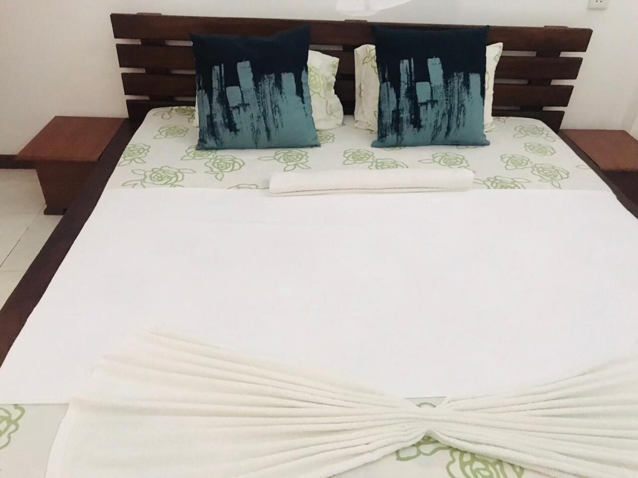 דיקוולה Villa Fiorita מראה חיצוני תמונה