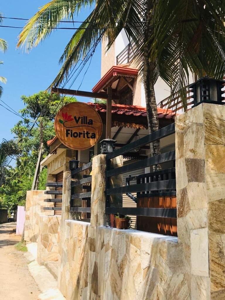 דיקוולה Villa Fiorita מראה חיצוני תמונה