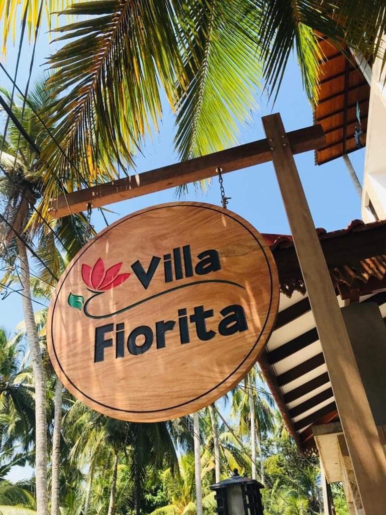 דיקוולה Villa Fiorita מראה חיצוני תמונה